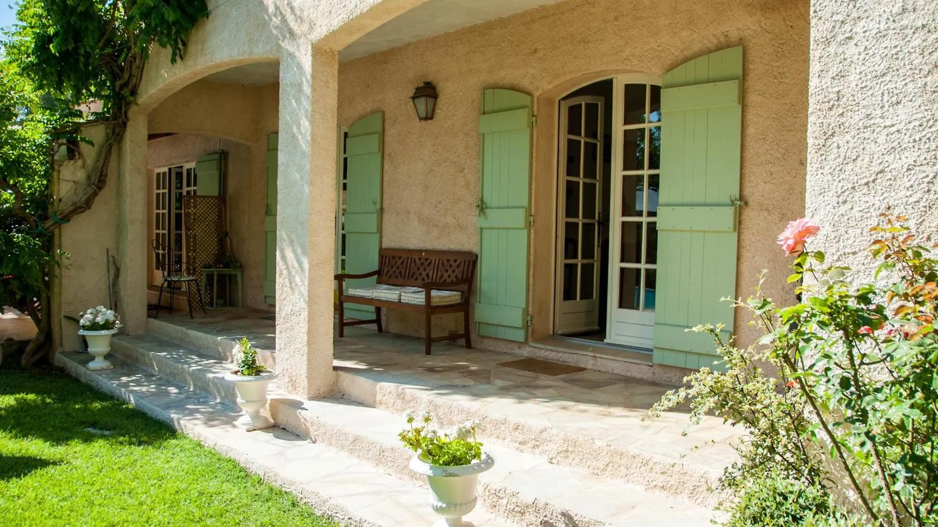 Le Bois Des Combes La Bignone Bed and Breakfast Lorgues